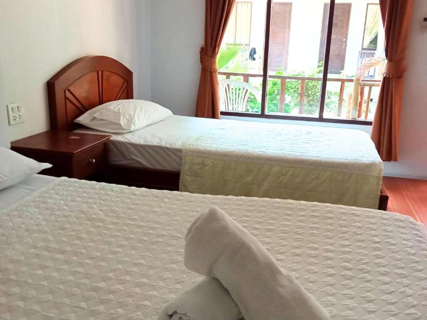 Bank Guesthouse Hat Rin Buitenkant foto