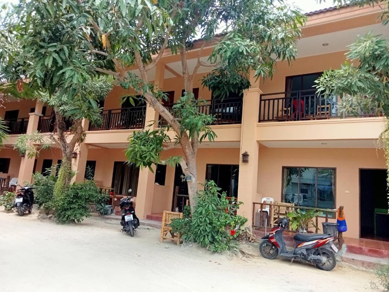 Bank Guesthouse Hat Rin Buitenkant foto